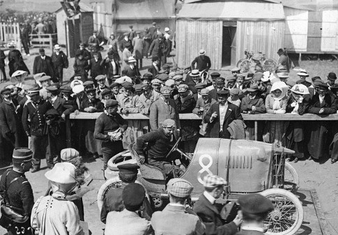 1909 Coppa Vetturette Boulogne - Giosuè Giuppone al peso dopo l'arrivo